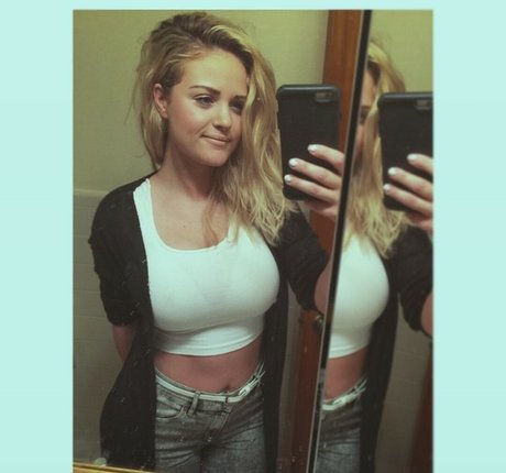 Naken lekkede OnlyFans-bilde av Autumn C
