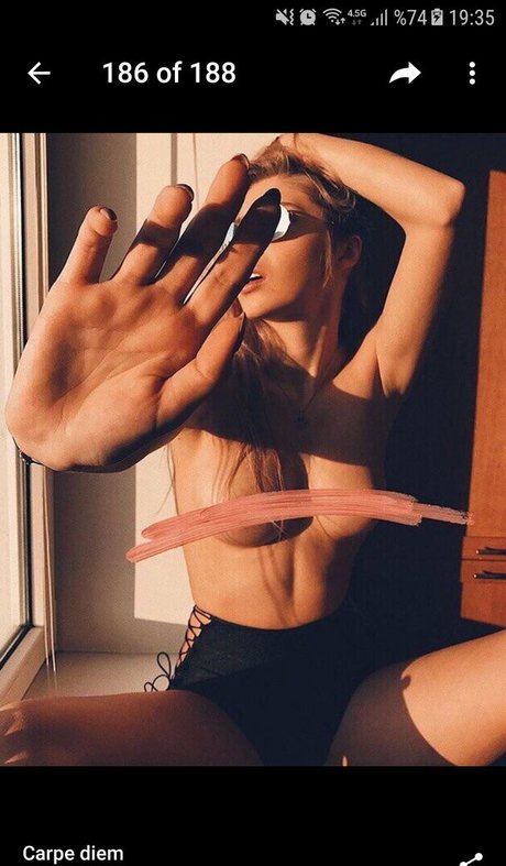 Naken läckt OnlyFans-bild av Tanita Le