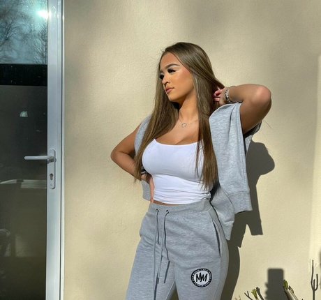 Naken lekkede OnlyFans-bilde av Camille Kathleen Bennetton