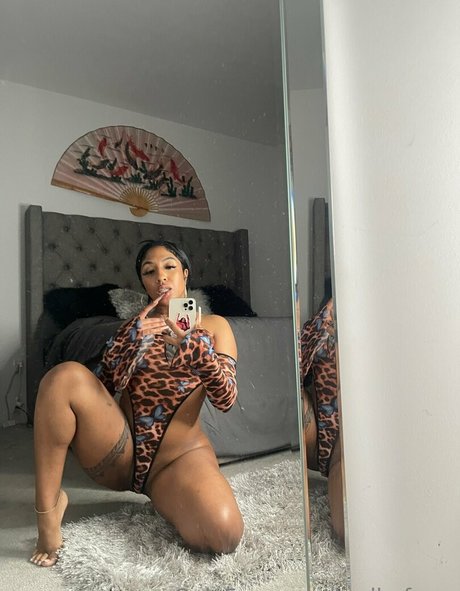Обнаженная фотография утечки OnlyFans от Lordhefnerr
