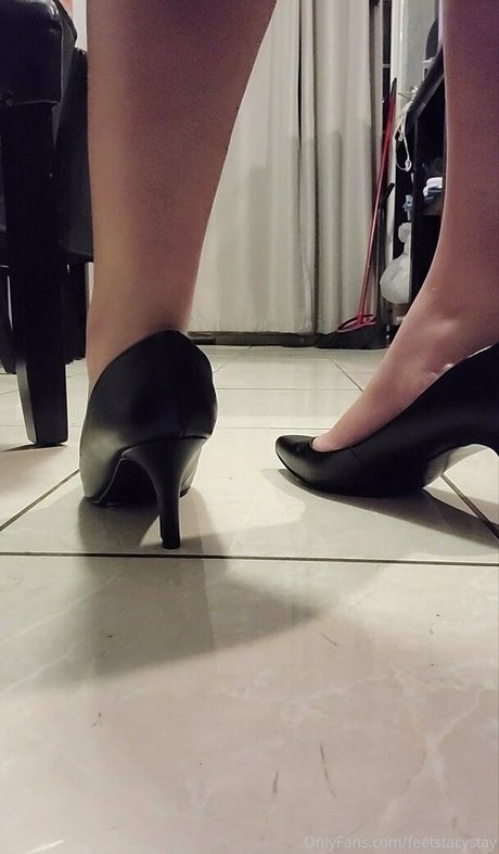 Feetstacystay OnlyFansリークヌード写真