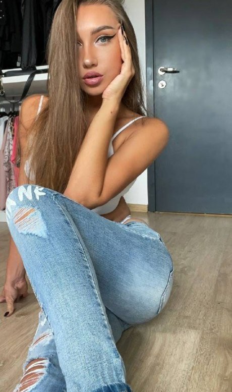 Anita Flexi OnlyFans