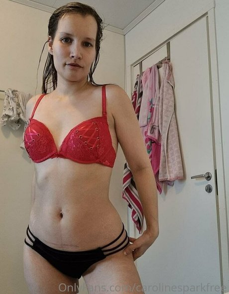 Alaston vuotanut OnlyFans-kuva Carolinesparkfree