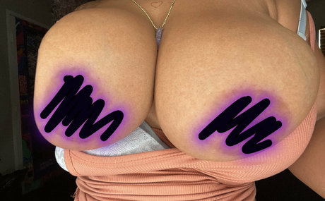 Jjuicyjaz  nude leaked OnlyFans photo