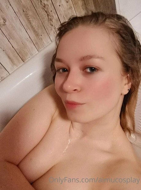 Naken läckt OnlyFans-bild av Aimucosplay