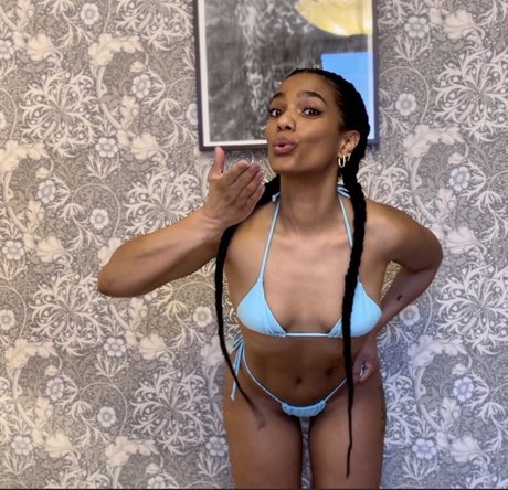 Nahá fotka uniklých OnlyFans od Freema Agyeman