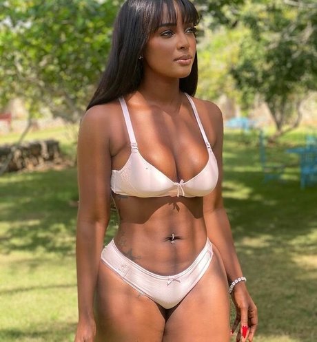 Amara La Negra