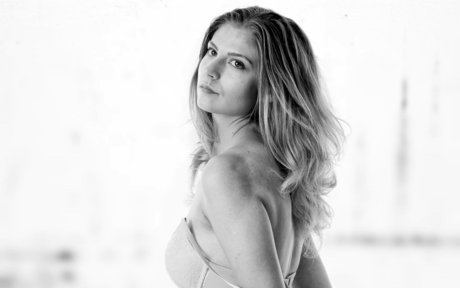 Naakte gelekte OnlyFans-foto van Victoria Mintz