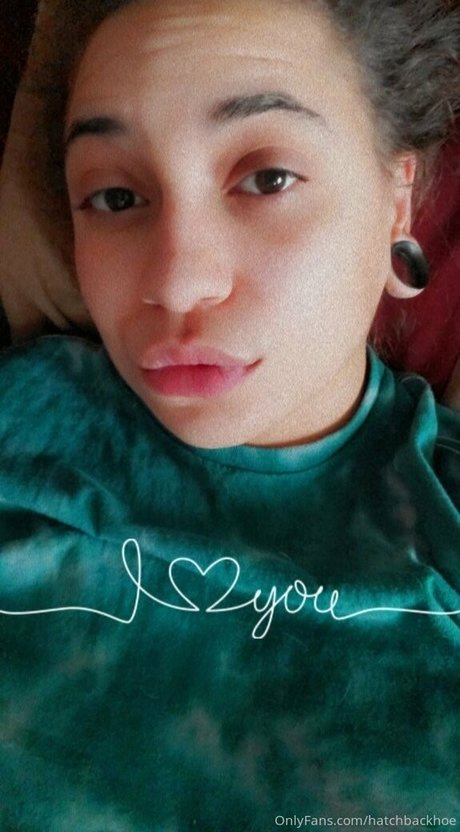 Nahá fotka uniklých OnlyFans od Hatchbackhoe