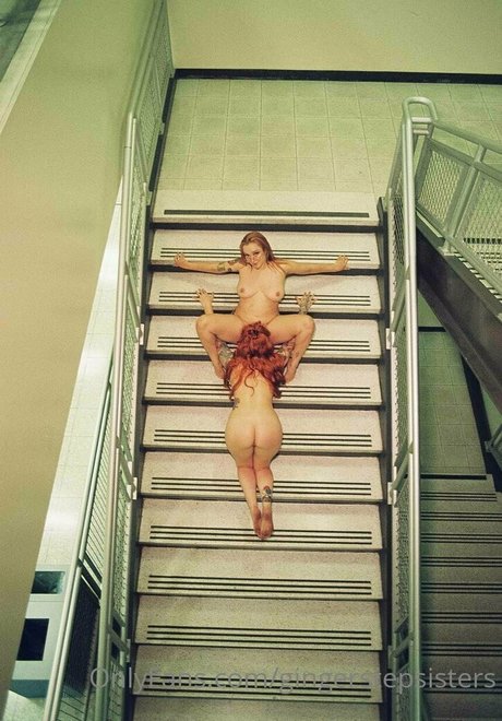 Nahá fotka uniklých OnlyFans od Gingerstepsisters