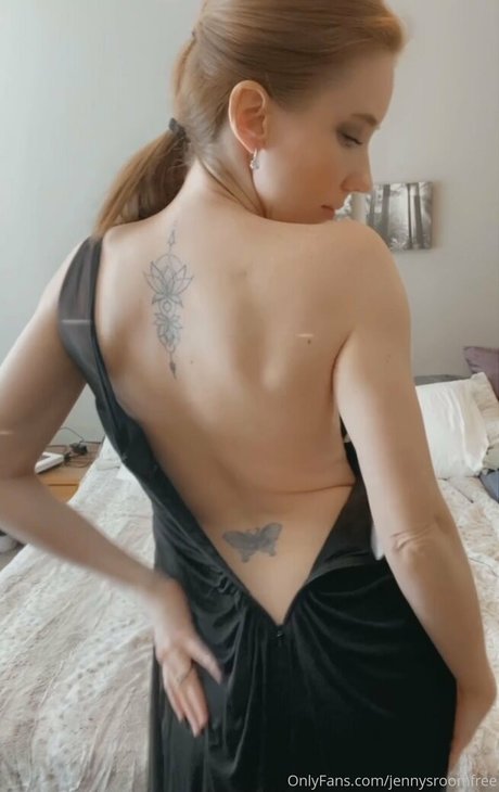 Nahá fotka uniklých OnlyFans od Jennysroompics