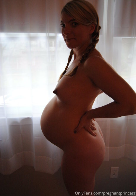 Nahá fotka uniklých OnlyFans od Pregnantprincess