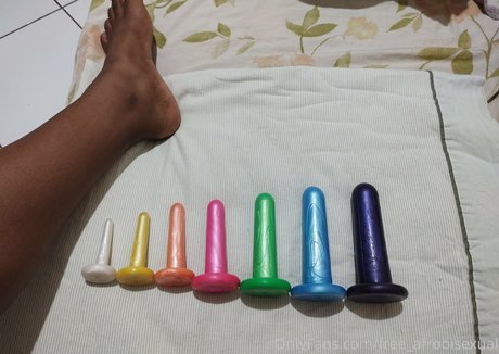 Nahá fotka uniklých OnlyFans od Freeafrobisexual
