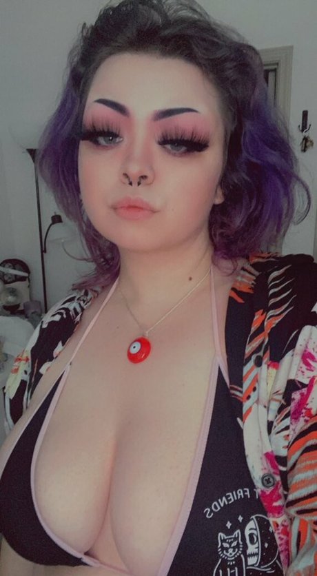 Nahá fotka uniklých OnlyFans od Lewdfiends