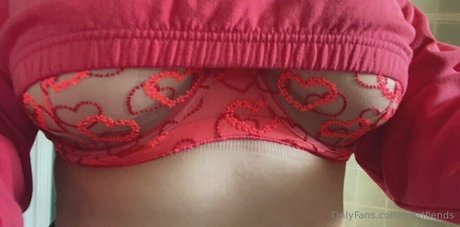 Naakte gelekte OnlyFans-foto van Lewdfiends