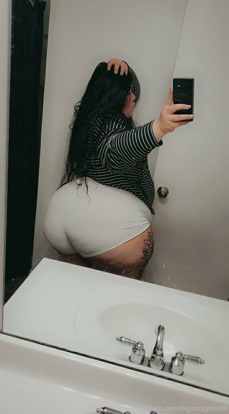 Nahá fotka uniklých OnlyFans od Bigbootydee89