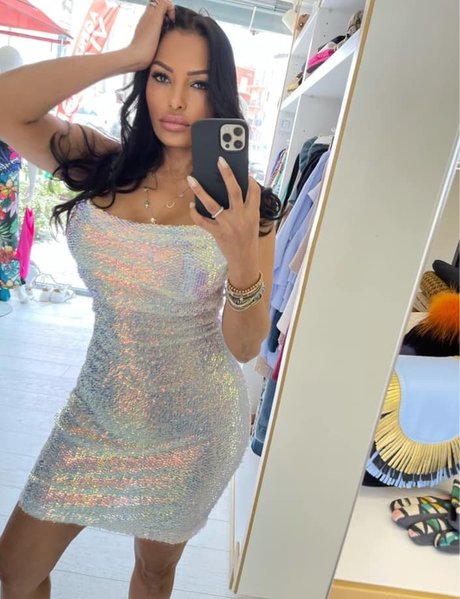 Nahá fotka uniklých OnlyFans od Carolina Marconi