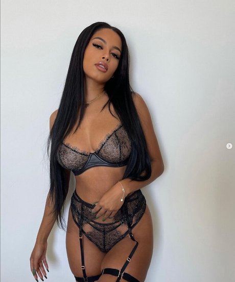 Nahá fotka uniklých OnlyFans od Jonica Keating