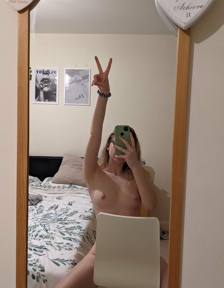 Naughtycameragirl