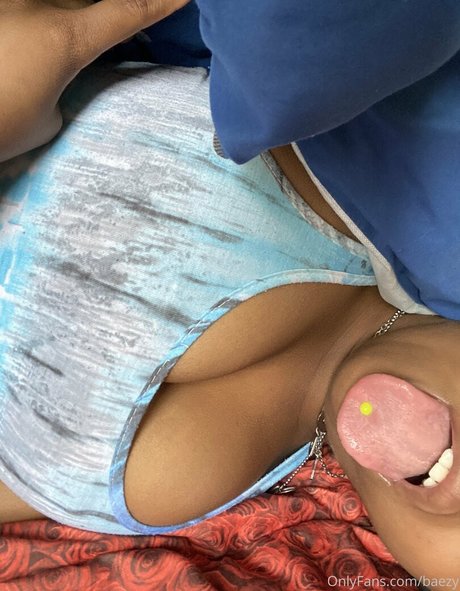 Nahá fotka uniklých OnlyFans od Baezy