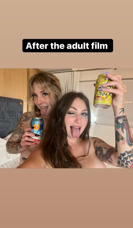 Bellabluxxx OnlyFansリークヌード写真