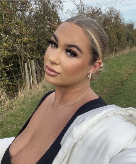 Caitlinn G