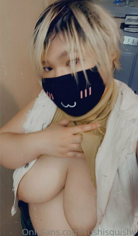 Naakte gelekte OnlyFans-foto van Sushisquishy