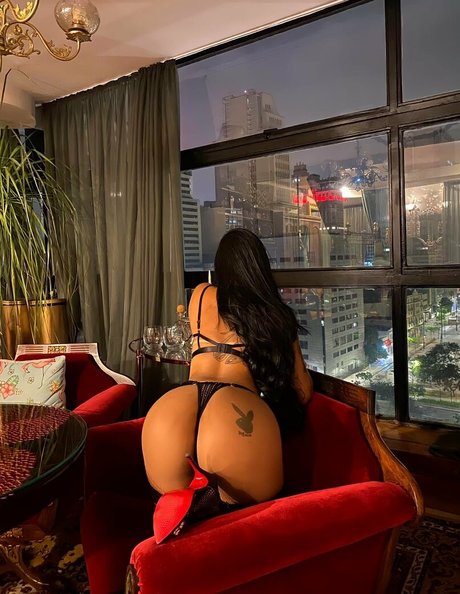 Nahá fotka uniklých OnlyFans od Thay Salles