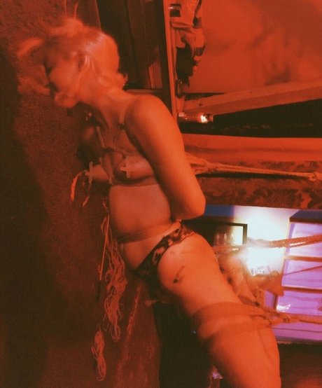 Обнаженная фотография утечки OnlyFans от Alittlevampy