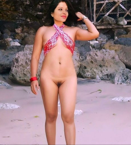 Naken lekkede OnlyFans-bilde av Suriya Ammana Soothu