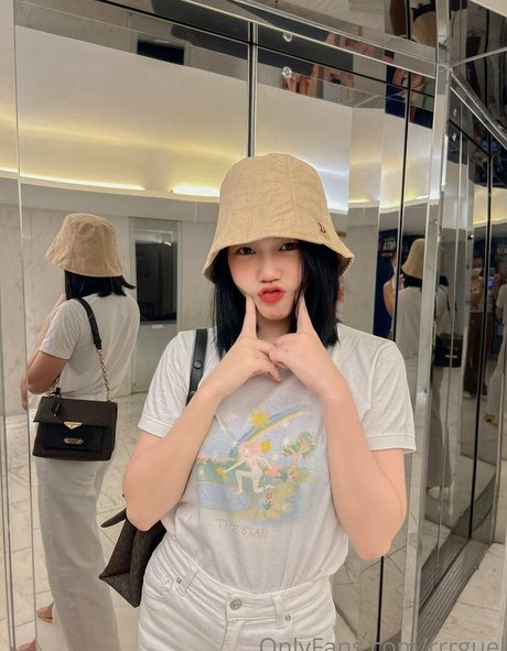 Nahá fotka uniklých OnlyFans od Ragisan