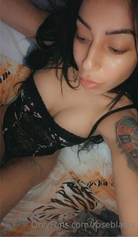 Naken läckt OnlyFans-bild av Roseblackx