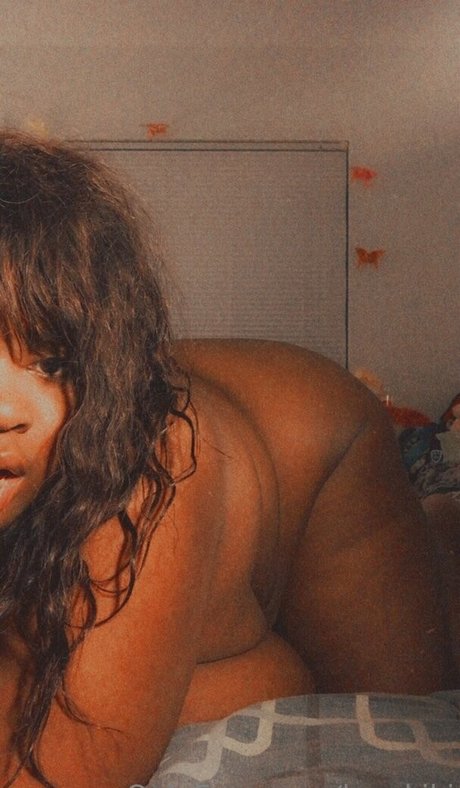 Foto nua vazada do OnlyFans de Luvvkiki