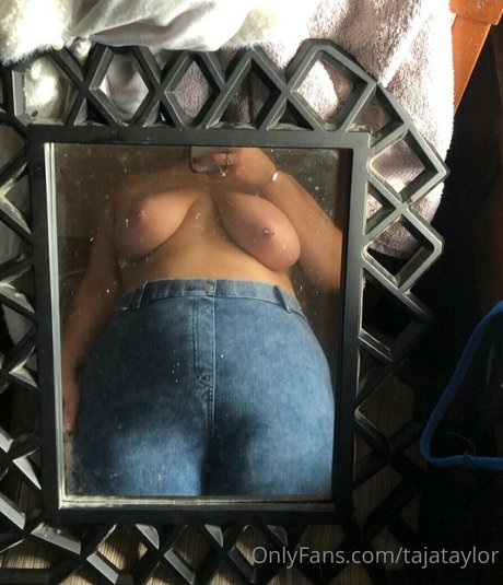 Nahá fotka uniklých OnlyFans od Tajataylor