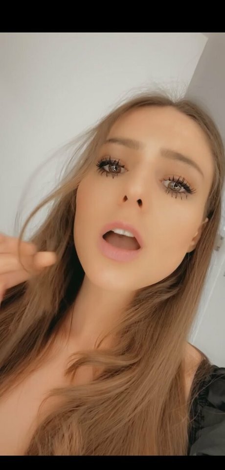 Nahá fotka uniklých OnlyFans od Shanma