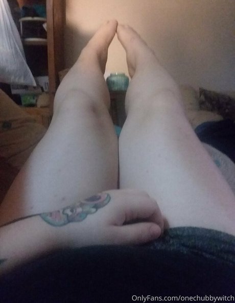 Nahá fotka uniklých OnlyFans od Onechubbywitch