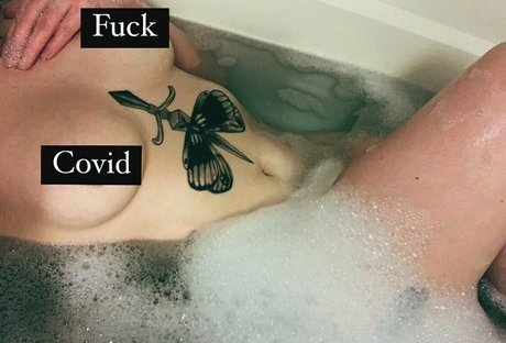 Naken läckt OnlyFans-bild av Bellaraven
