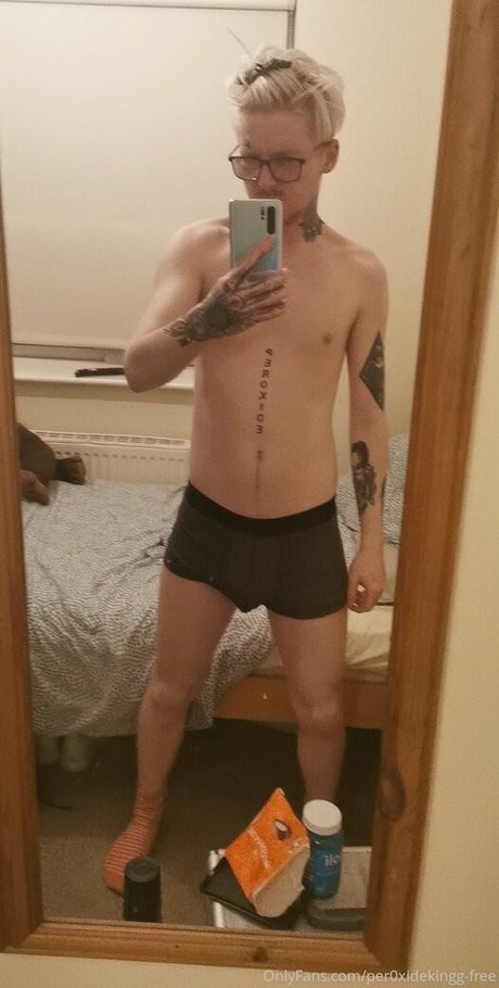 Per0xidekinggfree  nude leaked OnlyFans photo