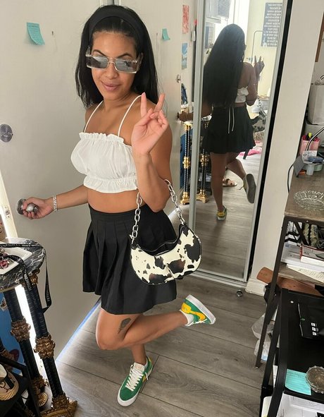 Therealmayafarrell