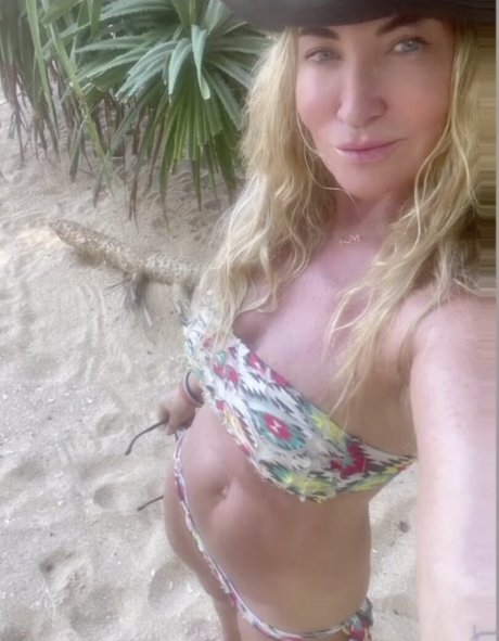 Meg Matthews OnlyFansリークヌード写真