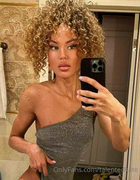Обнаженная фотография утечки OnlyFans от Talented Kate