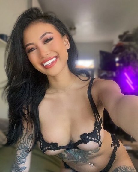 Обнаженная фотография утечки OnlyFans от Prettyx0kat