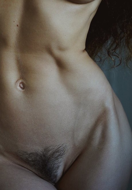 Alaston vuotanut OnlyFans-kuva Linartica