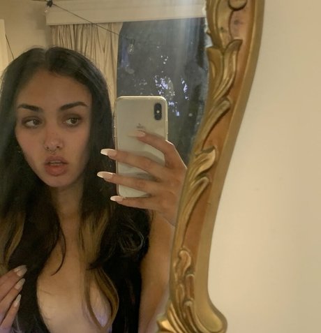 Naken läckt OnlyFans-bild av Arivalilith