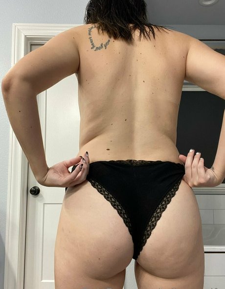 Alaston vuotanut OnlyFans-kuva Tallsexywife