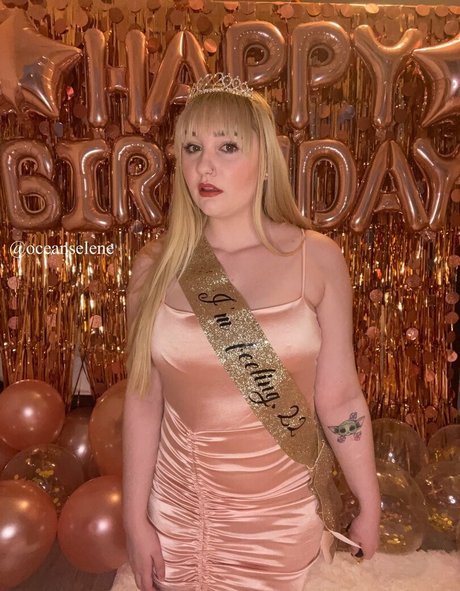Nahá fotka uniklých OnlyFans od Thatkinkything