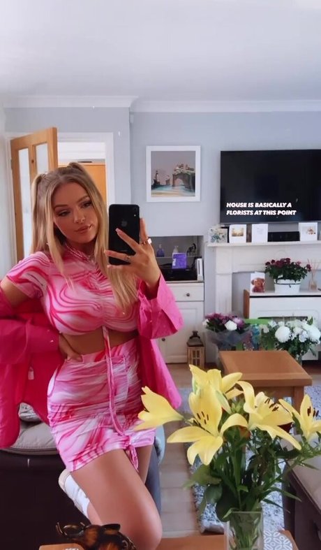Nahá fotka uniklých OnlyFans od Chloe Ilsley