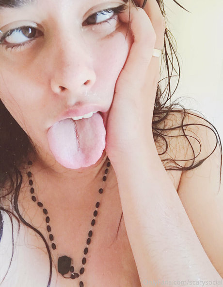 Naken läckt OnlyFans-bild av Morerealsimmisimz