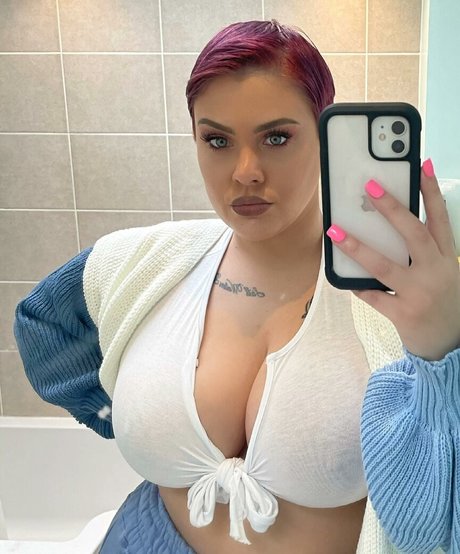 Nahá fotka uniklých OnlyFans od Peaches