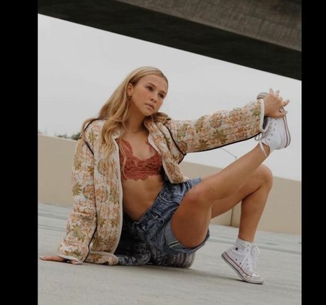 Ella Horan OnlyFans 유출 누드 사진